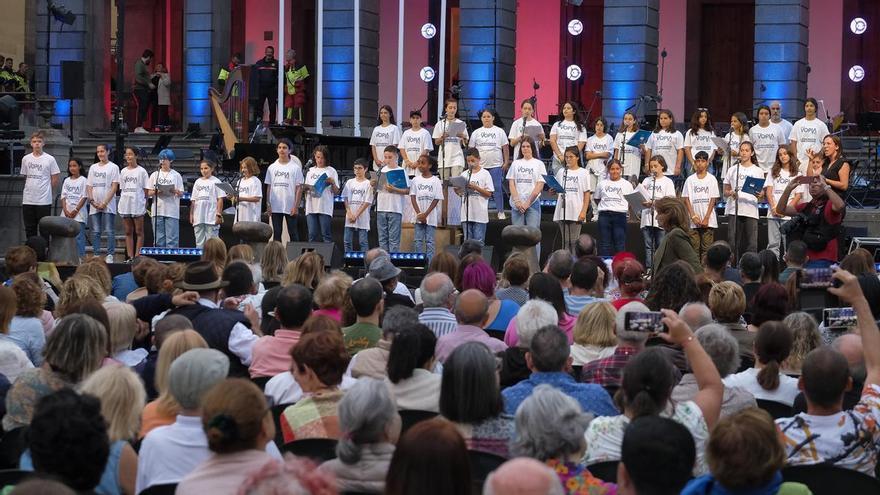 Los pregoneros más jóvenes de Las Palmas de Gran Canaria pintan &quot;un mañana mejor&quot;