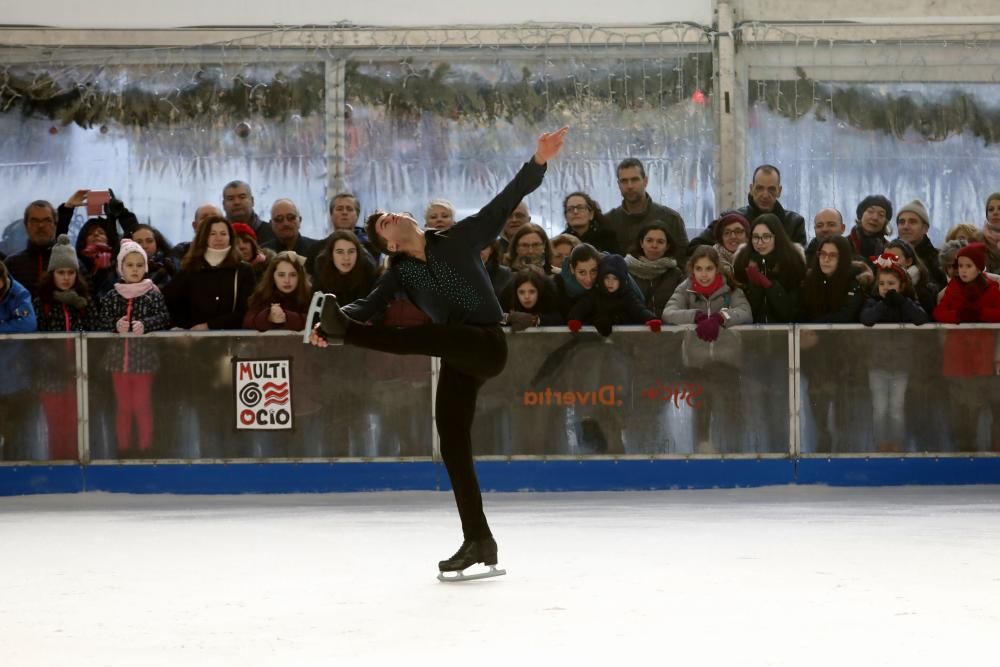 Exhibición de patinaje sobre hielo