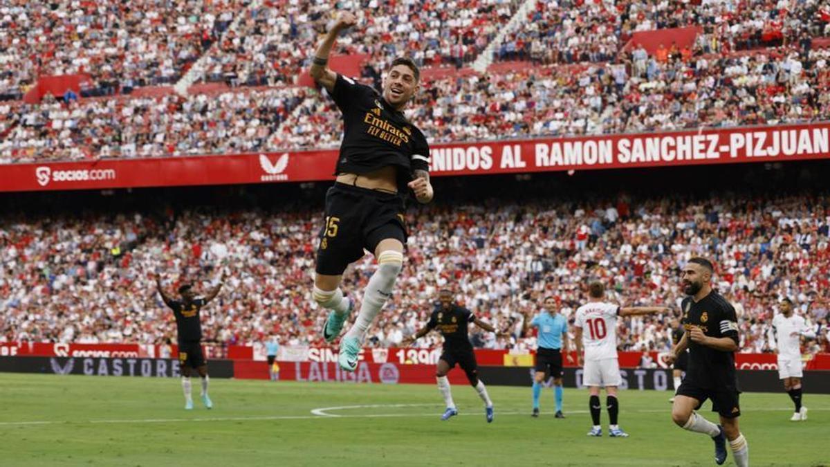 Fede Valverde celebra el gol, depsués anulado, al Sevilla.