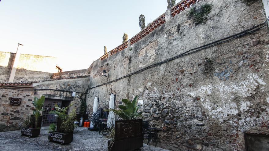 Una empresa de Valladolid restaurará el tramo de la muralla entre las torres almohades