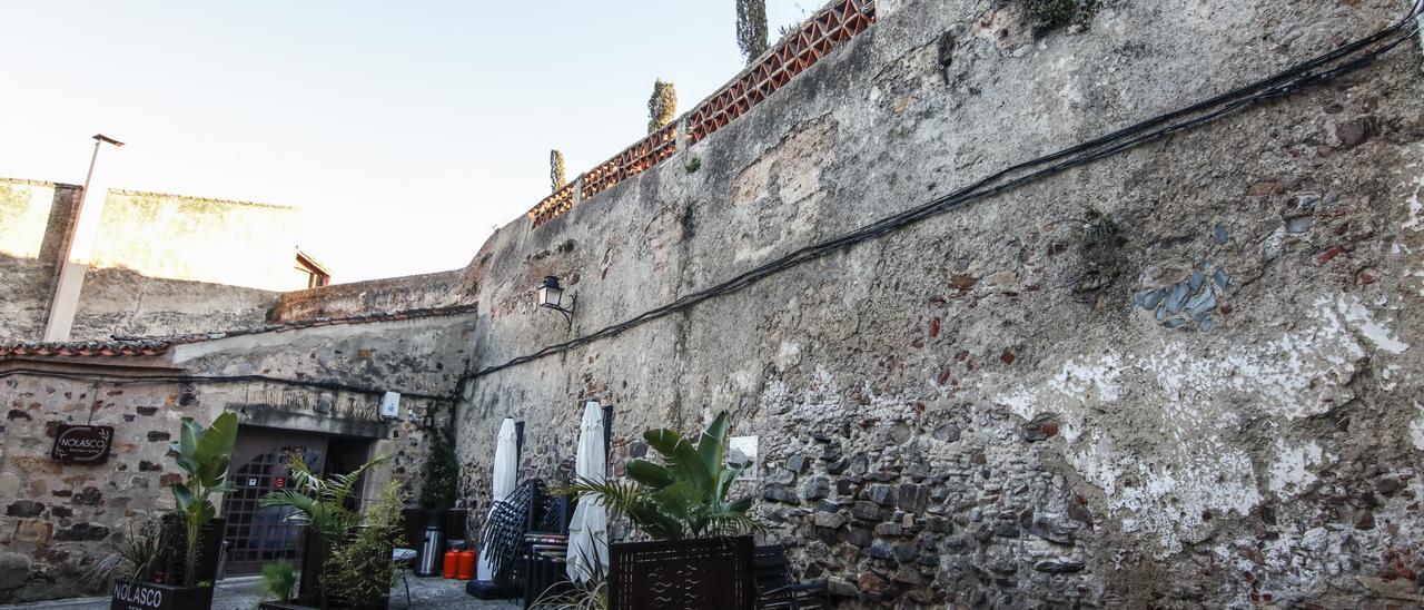 Tramo de la muralla comprendido entre las torres almohades.