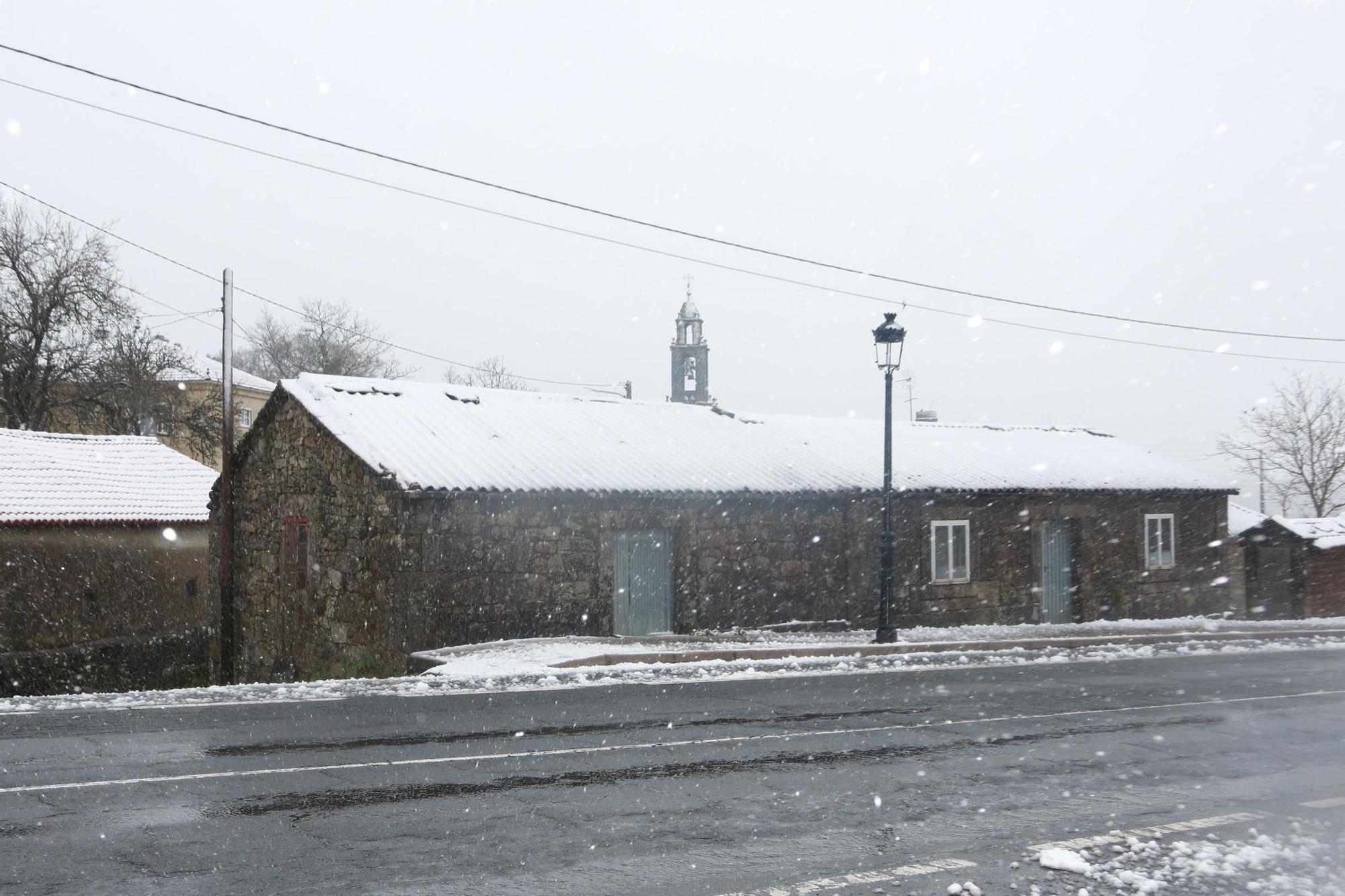 Galicia se tiñe de blanco: nieve, hielo y granizo por toda la comunidad