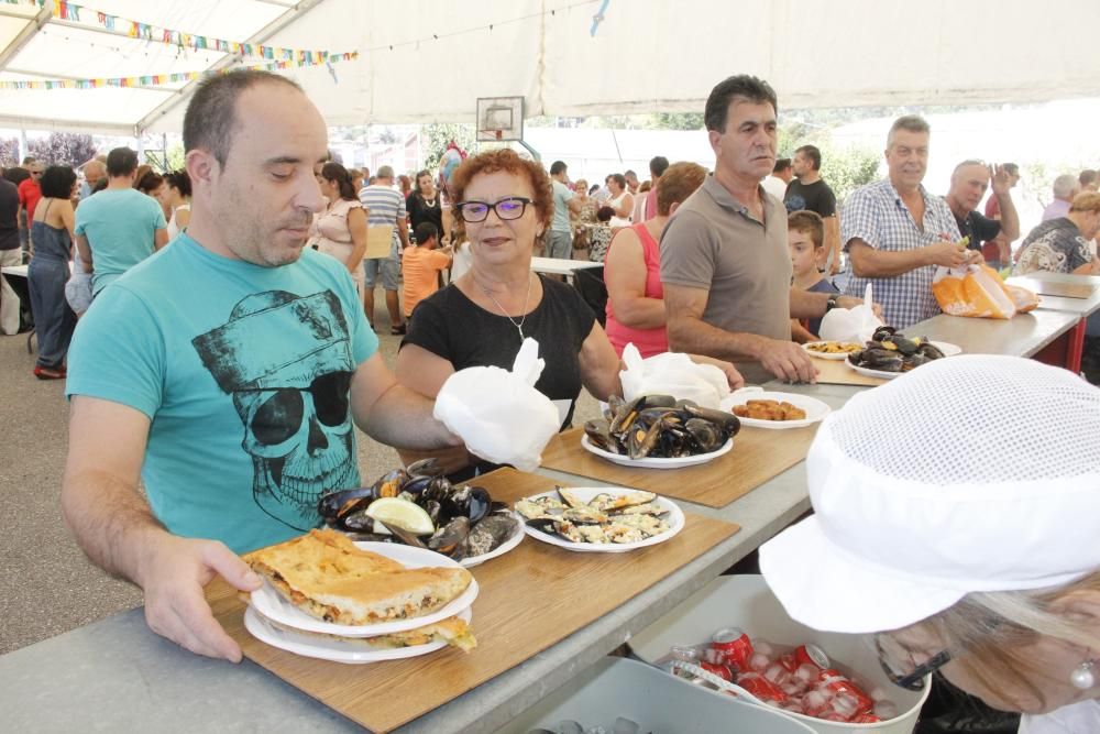 La Festa do Mexillón agota 5 toneladas de bivalvo y se convierte en un altavoz para exigir un auditorio