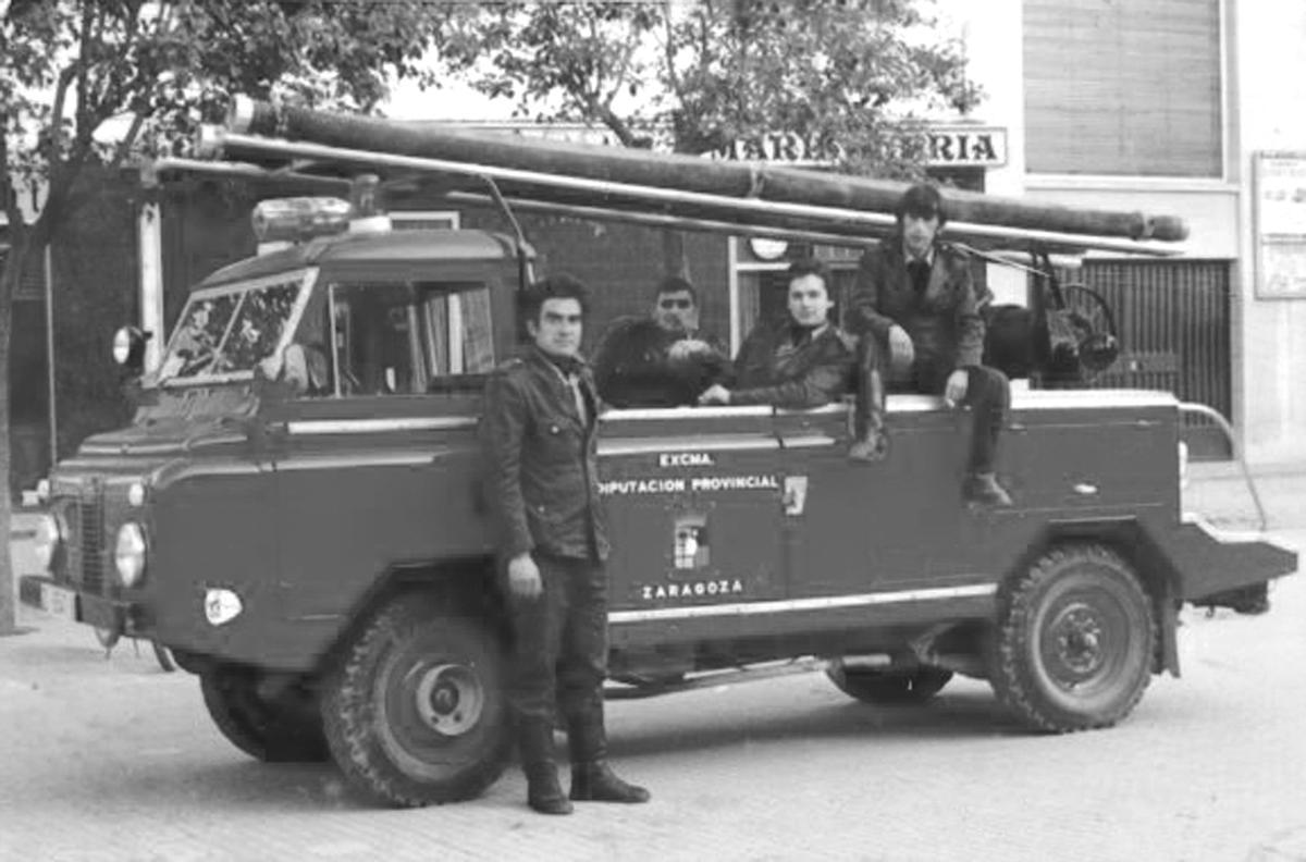 EN IMÁGENES | Los bomberos de la Diputación de Zaragoza cumplen 50 años salvando vidas