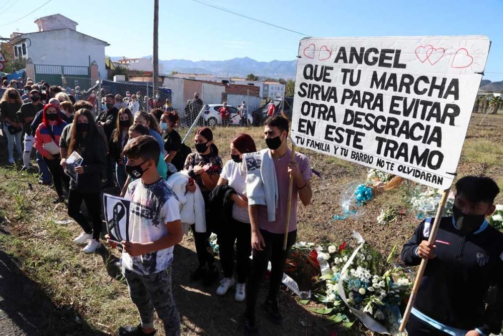 Concentración en la barriada de Las Castañetas por el atropello mortal a un joven