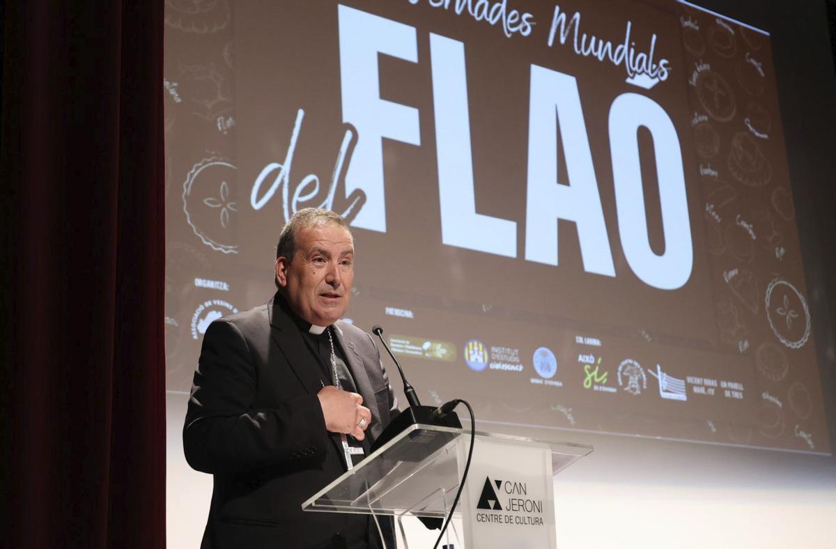 Las palabras del obispo Vicent Ribas y la degustación de ‘flaons’ ibicencos
