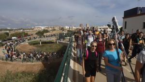 Els voluntaris arriben a milers i Mazón intenta regular-ne l’accés