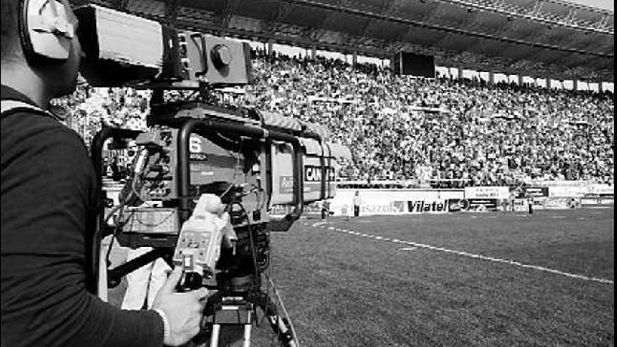 Las cámaras de televisión volverán a ofrecer en directo un partido del Real Murcia para toda España