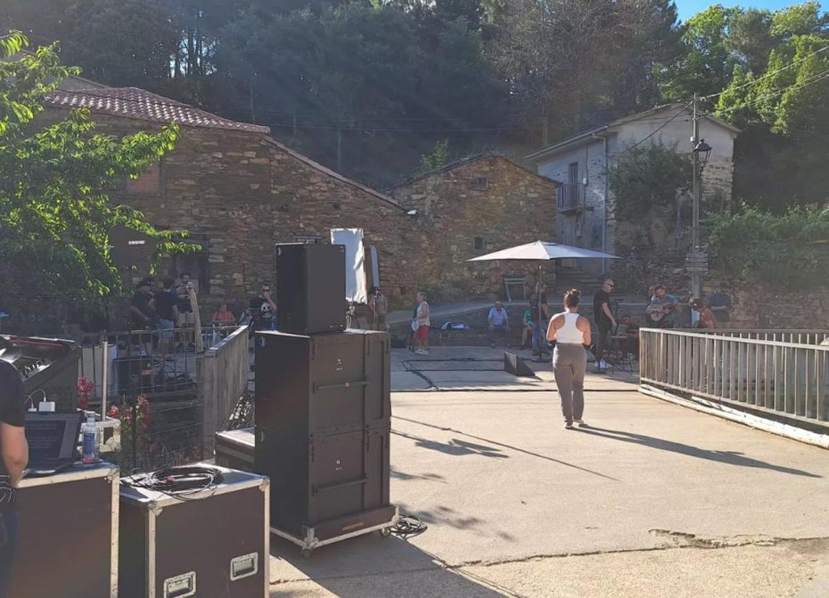 Set de rodaje del videoclip de Manuel Carrasco en Flechas. | CEDIDA