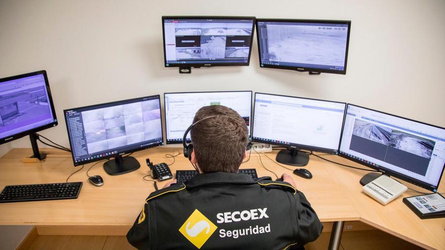 La empresa Secoex tiene abiertas varias ofertas de empleo para incorporar en Sevilla a puestos de técnicos en sistemas de seguridad.