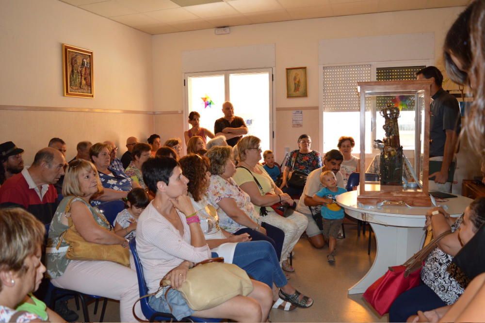 La Mare de Déu de Queralt va fer aquest dimecres 31 d'agost estada a tres dels centres de dia de la ciutat de Berga abans de recórrer alguns carrers. A la foto, la imatge de la Mare de Déu, al centre dia L'Oreneta.