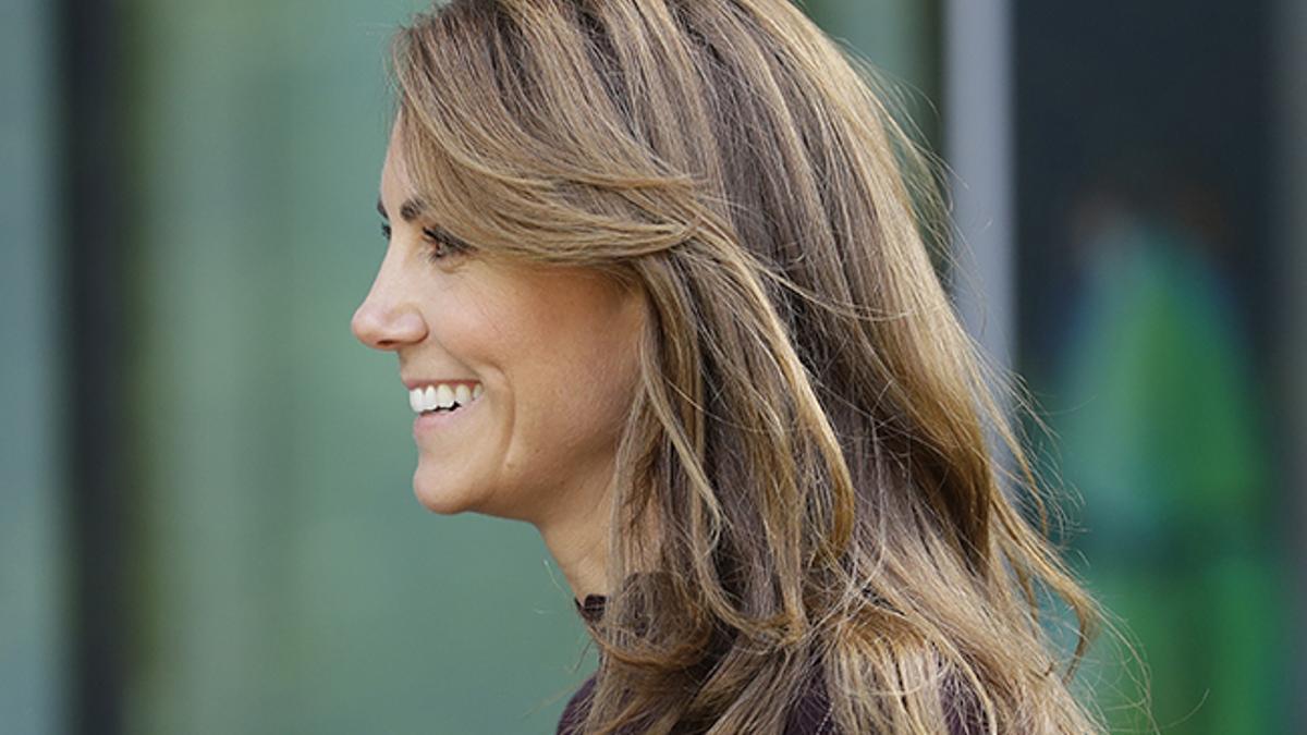 Primer plano de Kate Middleton a su llegada al museo de historia natural de Londres