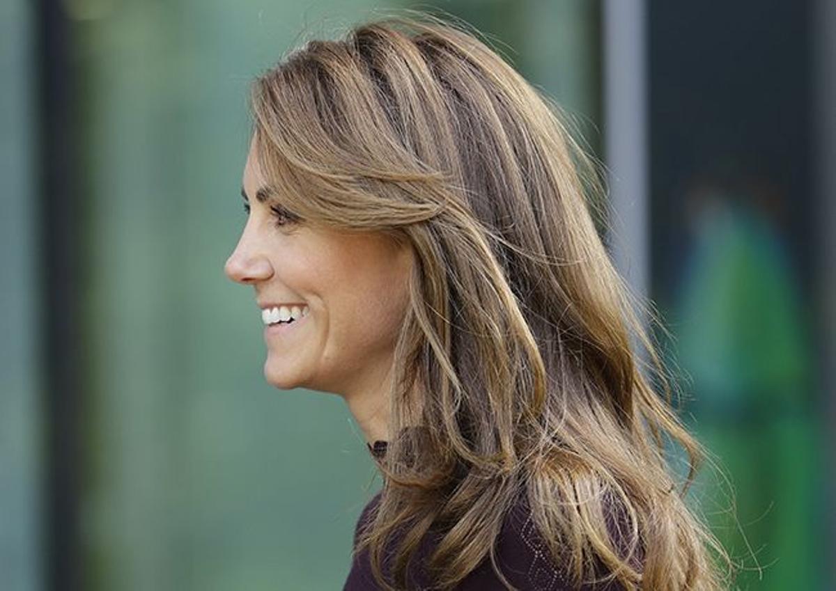 Primer plano de Kate Middleton a su llegada al museo de historia natural de Londres