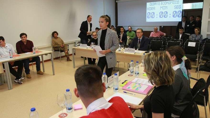 La primera sesión de debates se celebró ayer en el campus universitario. // Iñaki Osorio