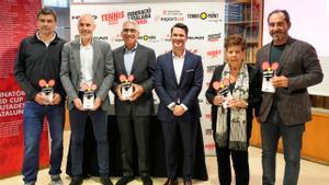 Bruguera, Corretja, Orantes, Tamayo, presidente de la Federación Catalana de Tenis, la madre de los Sánchez Vicario, y Albert Costa en la inauguración del Hall of Fame del tenis Catalán.