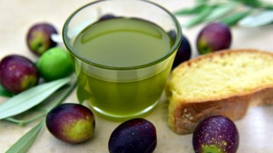Una cucharada de aceite de oliva ayuda a combatir estas tres enfermedades