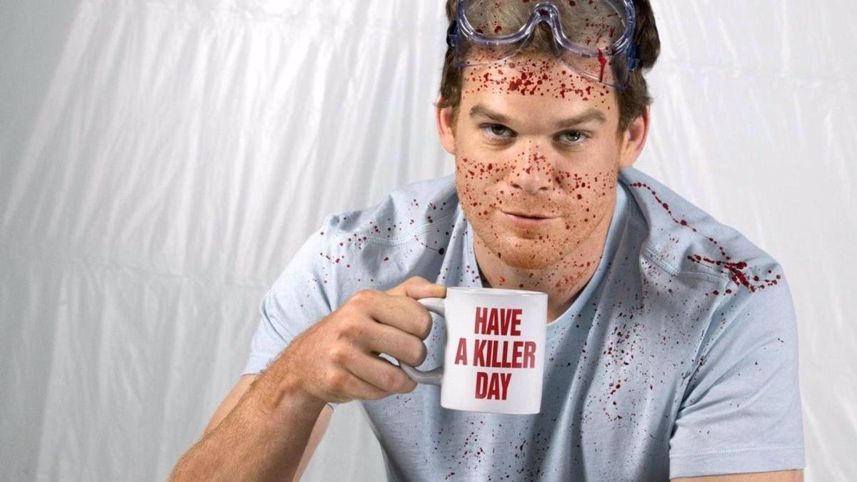 Michael C. Hall como Dexter.