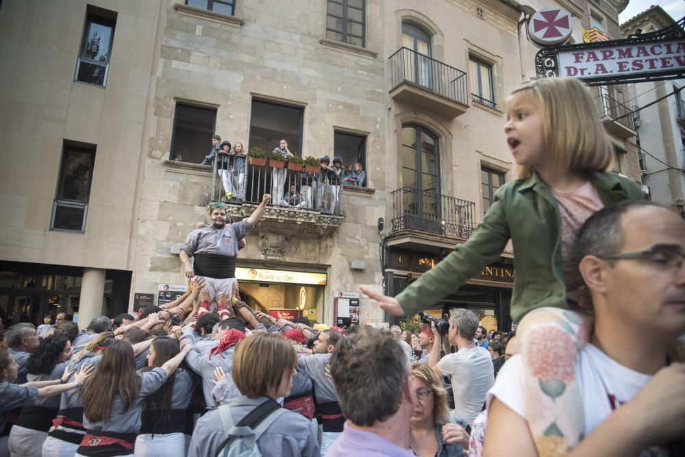 La Mediterrània esclata en un dissabte d''espectacles originals i molta gent al carrer