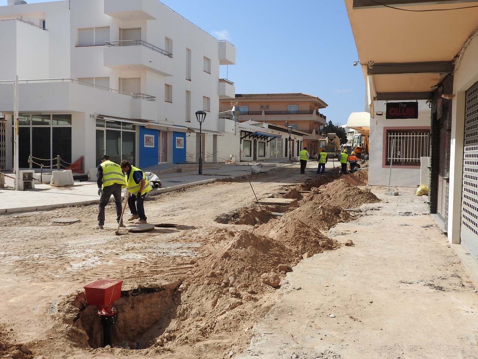 Semana Santa patas arriba en Formentera por el retraso en las obras en es Pujols