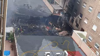 Incendio en la Avenida del Puerto: El origen del fuego podría estar en el cableado del falso techo de la tienda
