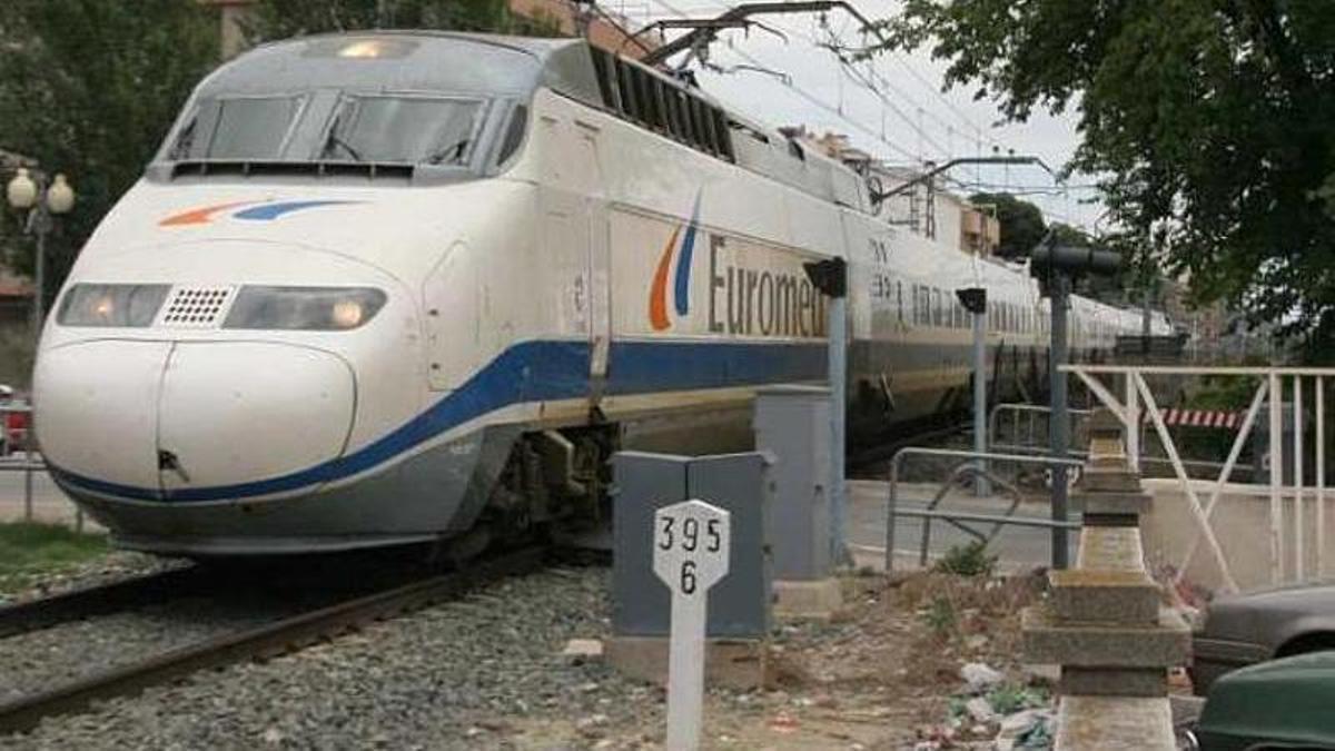 Renfe suspende el Euromed de esta tarde entre Alicante y Barcelona por la alerta roja de lluvias