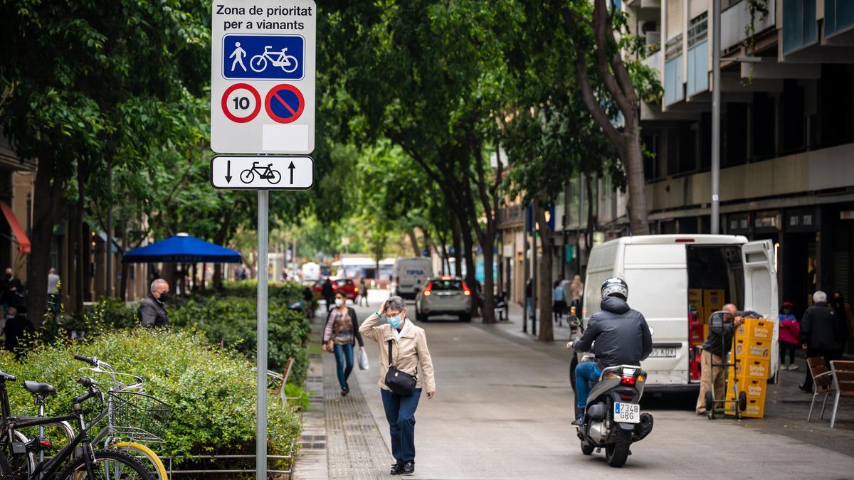 La supermanzana de Sant Antoni, con la velocidad limitada a 10 kilómetros por hora