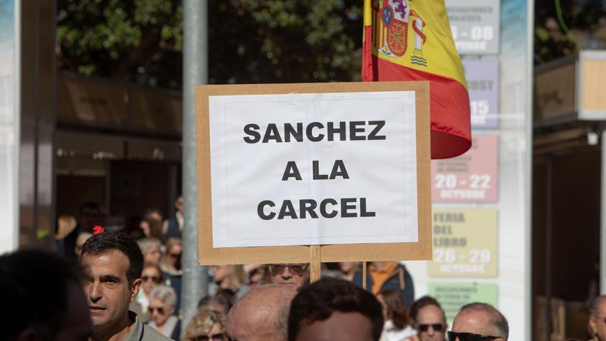 Cascada de manifestaciones en la Región contra la amnistía de Sánchez: &quot;¡Golpe de Estado ya!&quot;