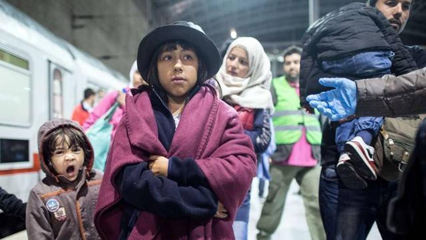 Hungría prepara la construcción de nuevas vallas para parar refugiados