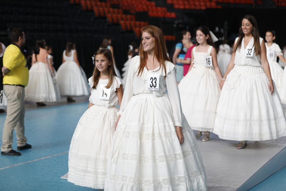 Ensayo de las candidatas a fallera mayor 2019 en la Fonteta