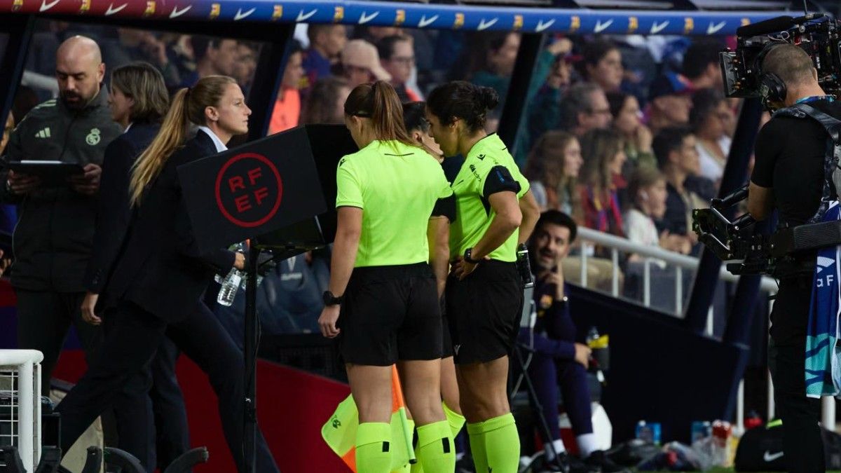 El motivo de las expulsiones del Clásico femenino: "Eres un subnormal"