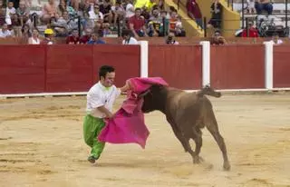 Los polémicos ‘enanos toreros’ abren la feria taurina de Teruel