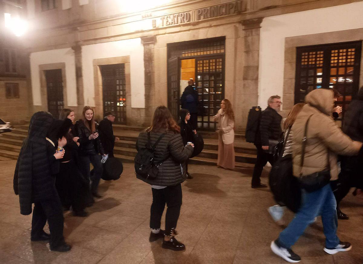 El Teatro Principal estaba lleno y fue evacuado de manera ordenada.