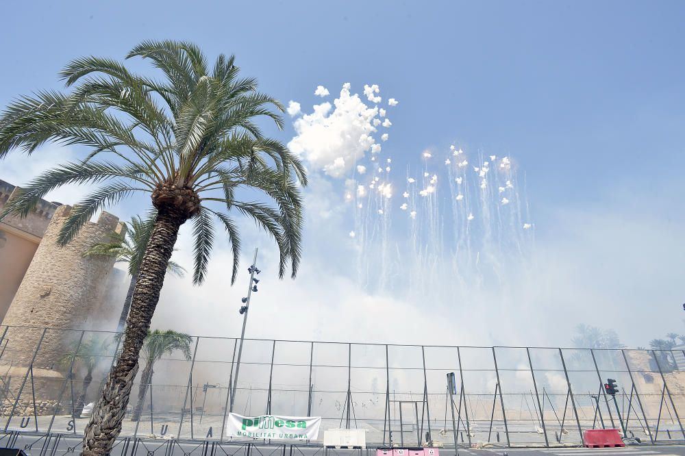 La última mascletà de las fiestas, a cargo de la Pirotecnia Ferrández, deja un gran sabor de boca.