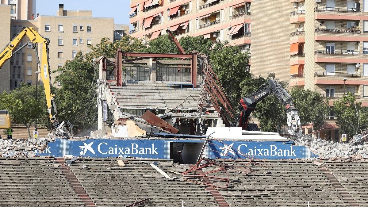 Trabajos de demolición del Gol Sur a principios de agosto del 24
