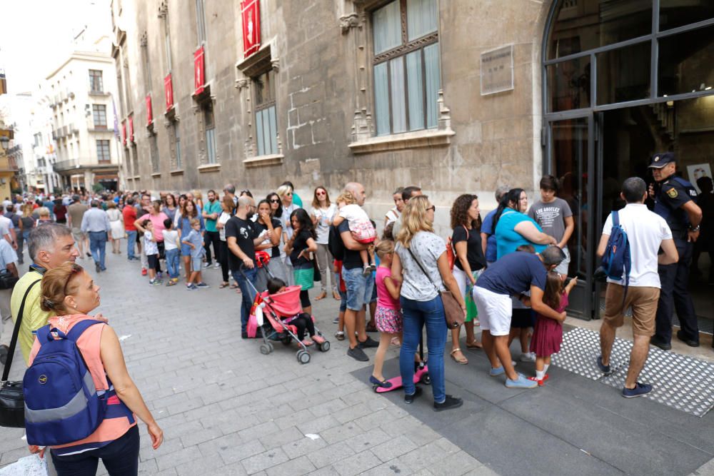 Puertas abiertas en el Palau de la Generalitat con motivo del 9 d'Octubre