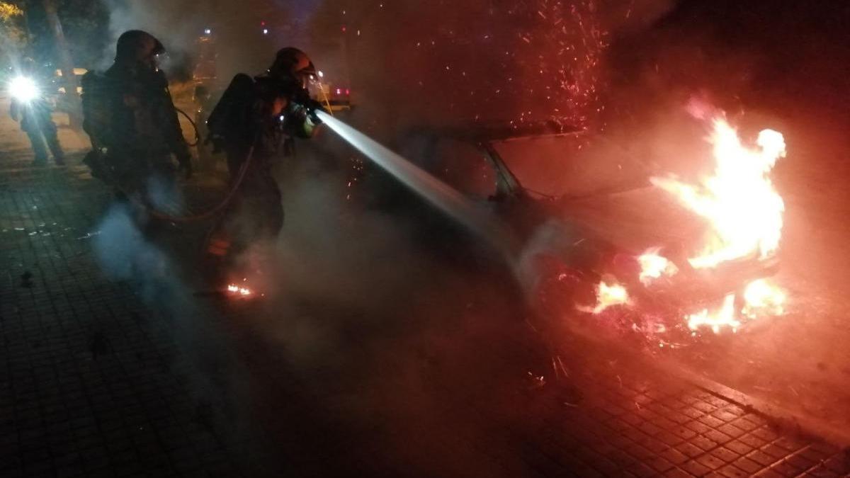 Un incendi aquesta matinada crema un vehicle a Figueres