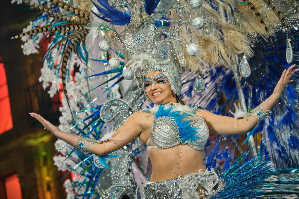 Candidatas durante la Gala de Elección a Reina del Carnaval de Santa Cruz