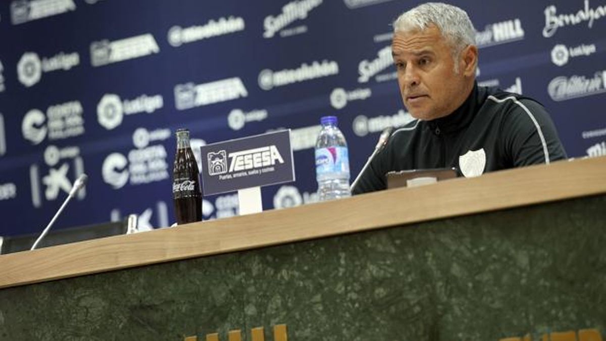 El técnico blanquiazul, en rueda de prensa