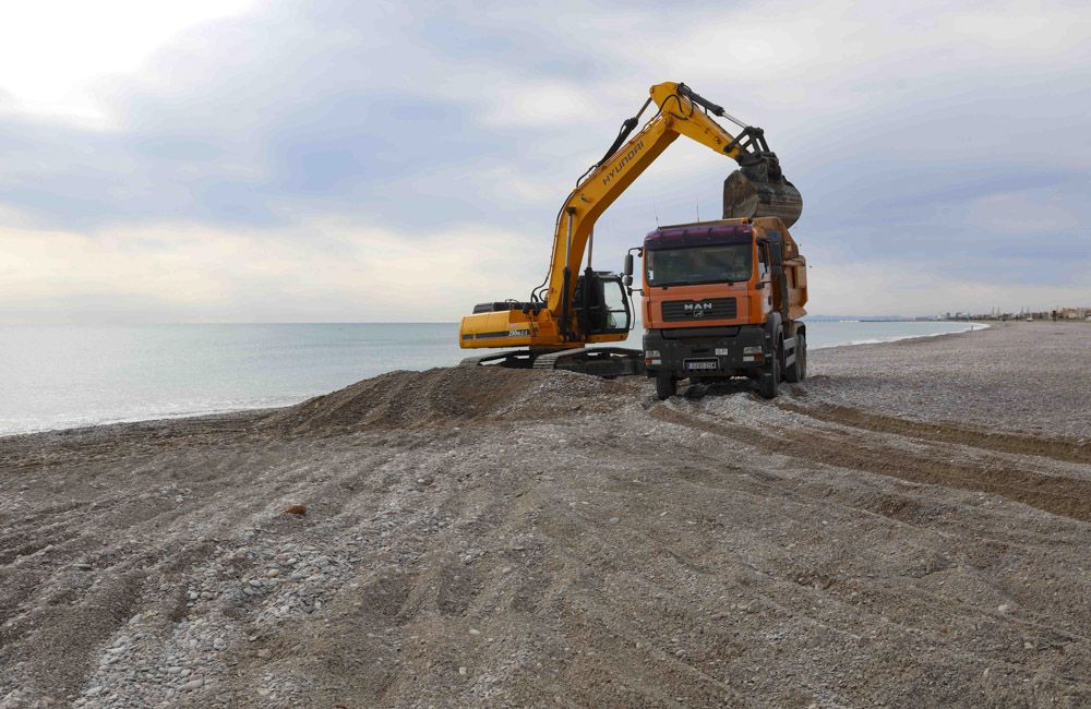 Retiran sin avisar piedra de la playa de Corinto para Almenara.