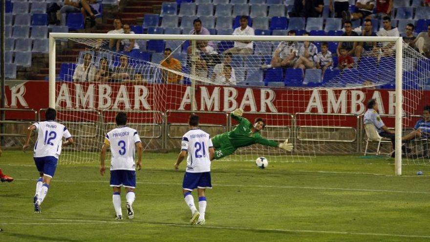 El Real Zaragoza pacta la rebaja de fichas con varios jugadores