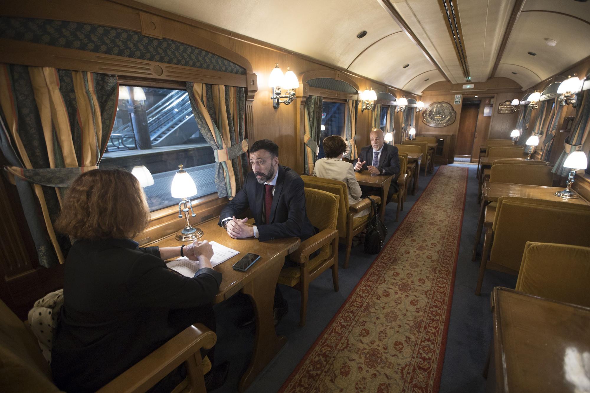 Así es el nuevo tren turístico de lujo de Renfe, que avanza "a velocidad de sosiego”