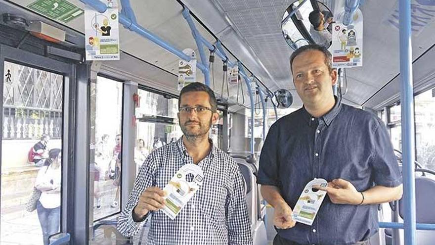 El presidente de la EMT, Joan Ferrer, y el gerente de la Empresa, Mateu Márcús.