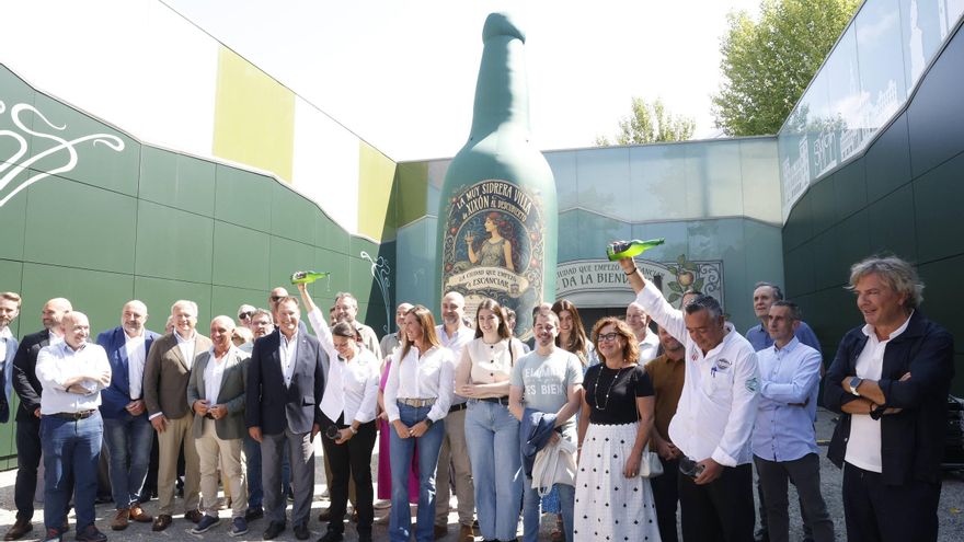 Gijón escancia su historia sidrera en la Feria de Muestras: así es el stand del Ayuntamiento (en imágenes)