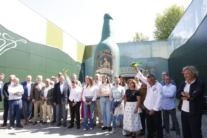 Gijón escancia su historia sidrera en la Feria de Muestras: así es el stand del Ayuntamiento (en imágenes)