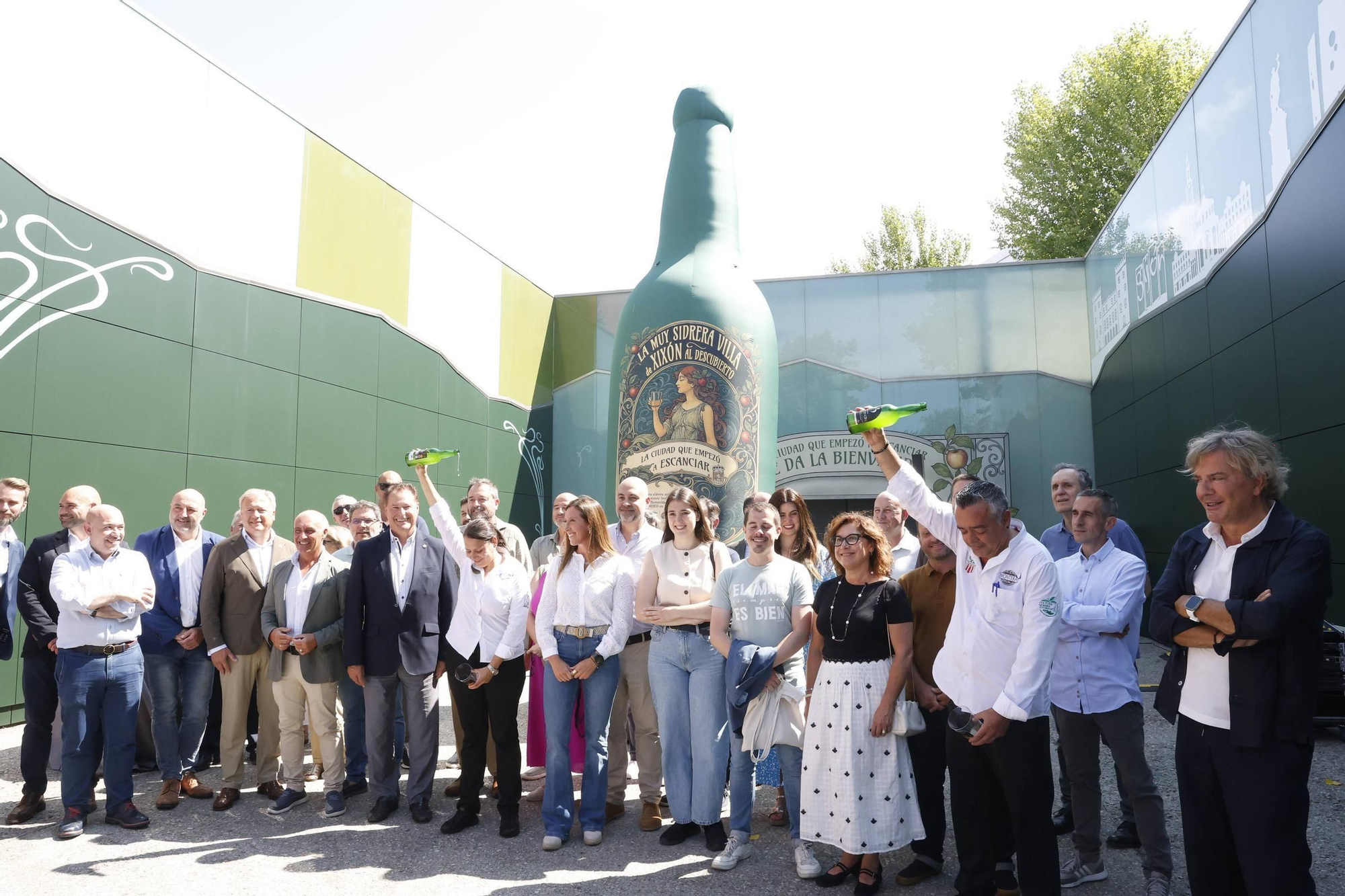 Gijón escancia su historia sidrera en la Feria de Muestras: así es el stand del Ayuntamiento (en imágenes)