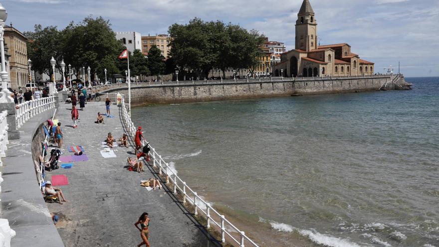 Termómetros desplomados hasta los 12 grados y lluvia: previsión del fin de semana en Gijón