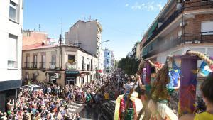 Decenas de personas durante la celebración de la Batalla Naval de Vallecas, a 19 de julio de 2026.