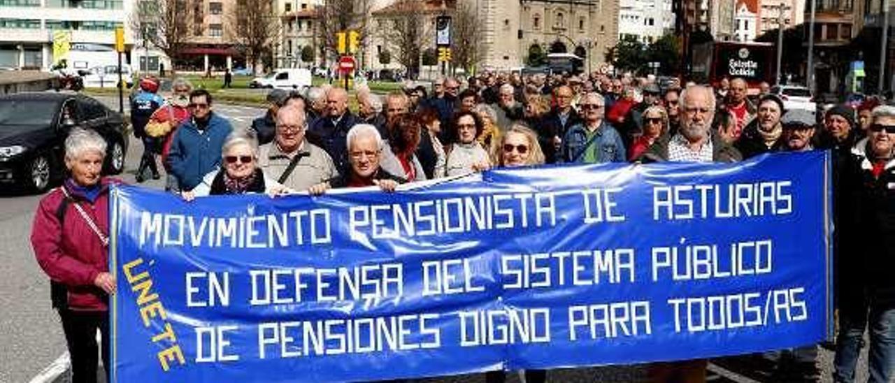 Manifestación de pensionistas ayer en Gijón.