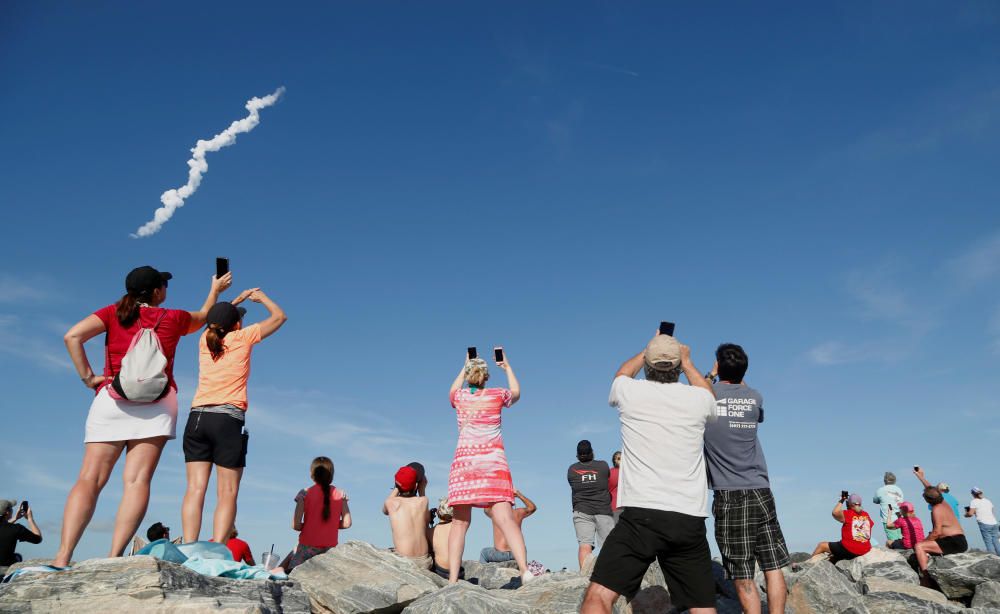 Llançament del coet «Falcon Heavy» d'SpaceX