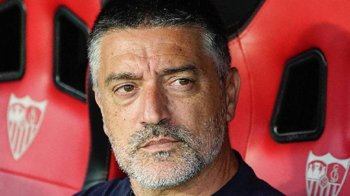 Pimienta, en el banquillo del Sevilla.